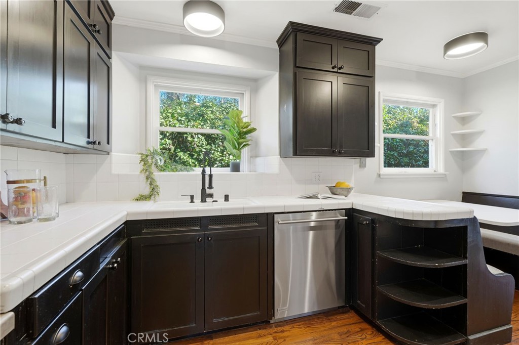 1708 W Myrtle Ave, Visalia, CA 93277