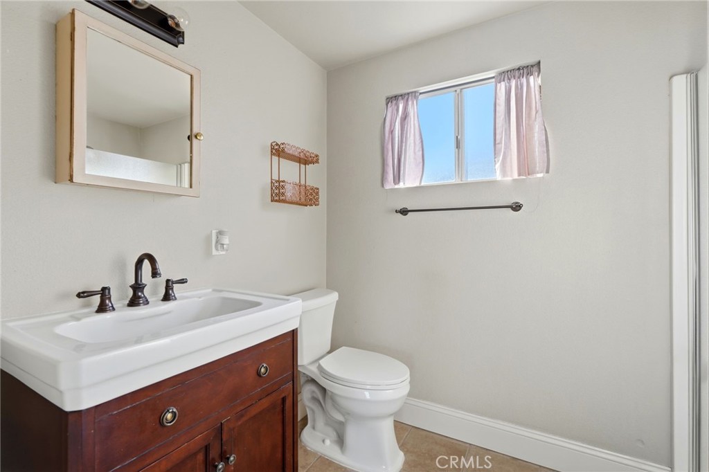 1708 W Myrtle Ave, Visalia, CA 93277