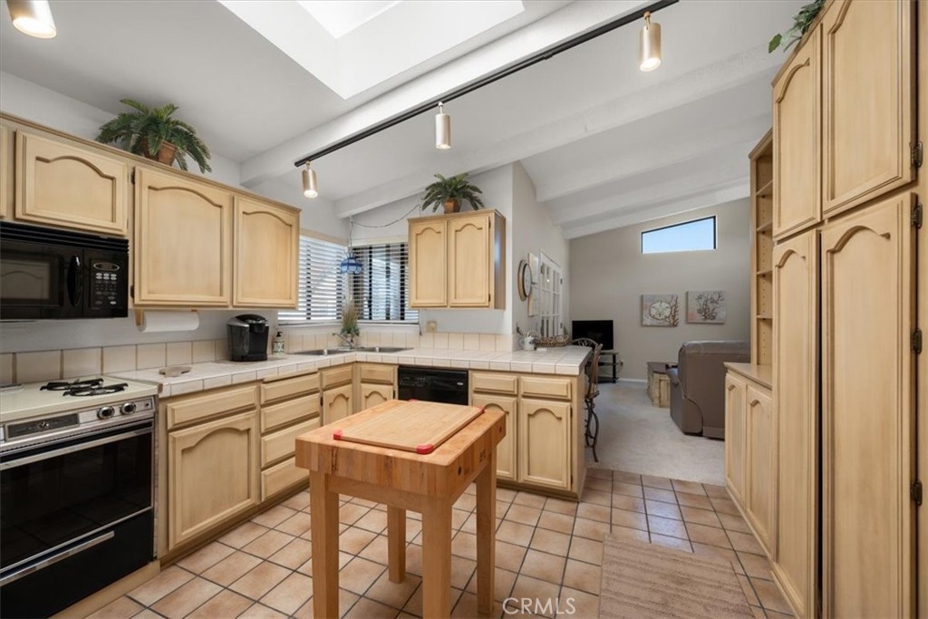 333 Hastings St, Cambria, CA 93428