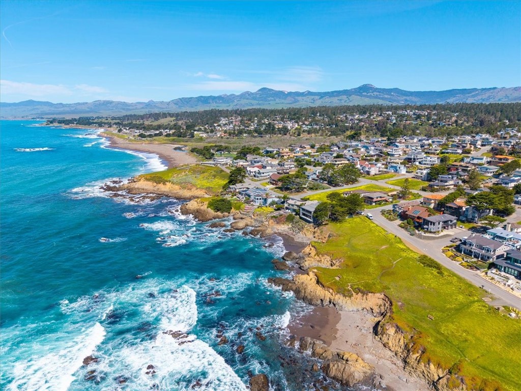 333 Hastings St, Cambria, CA 93428