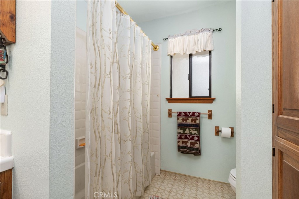 39500 Millwood #C, Woodlake, CA 93286