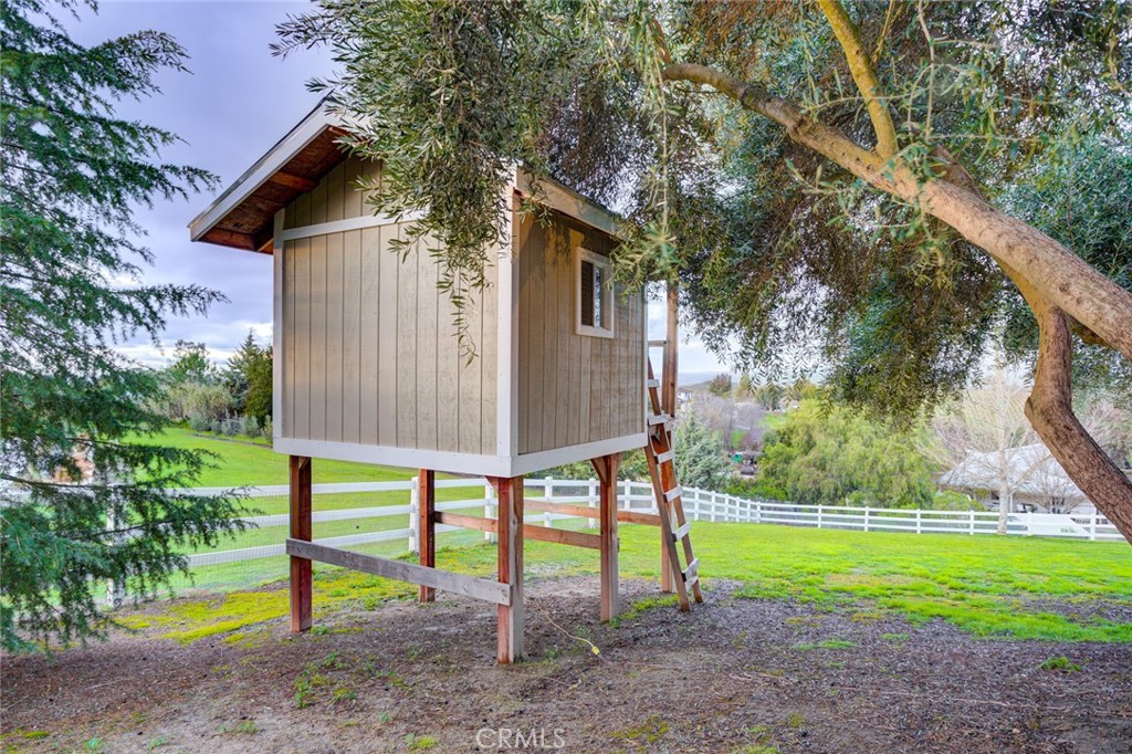 5095 White Tail Place, Paso Robles, CA 93446