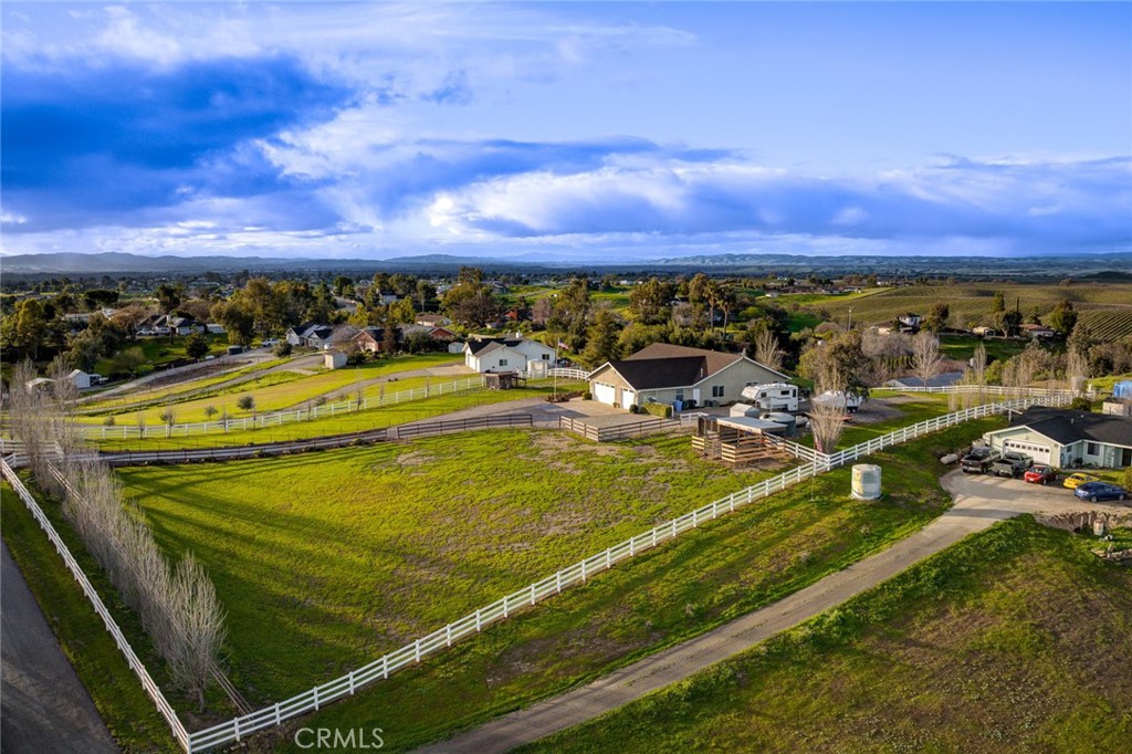 5095 White Tail Place, Paso Robles, CA 93446