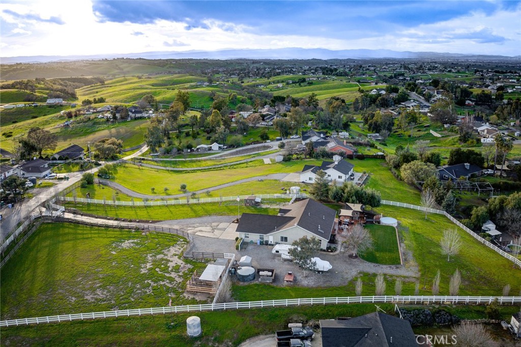 5095 White Tail Place, Paso Robles, CA 93446