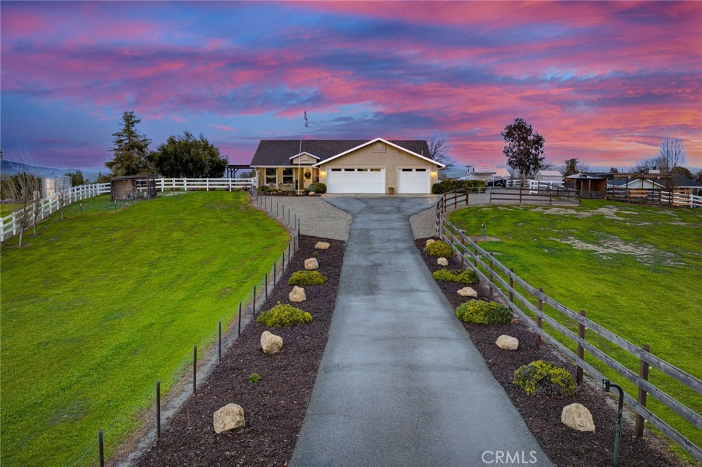 5095 White Tail Place, Paso Robles, CA 93446