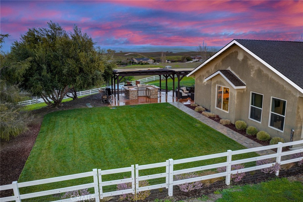 5095 White Tail Place, Paso Robles, CA 93446