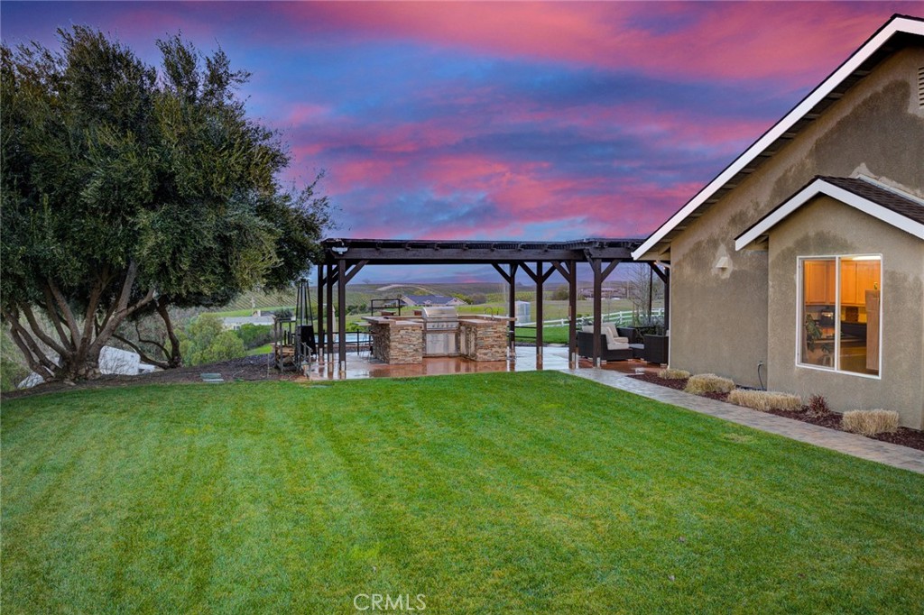 5095 White Tail Place, Paso Robles, CA 93446