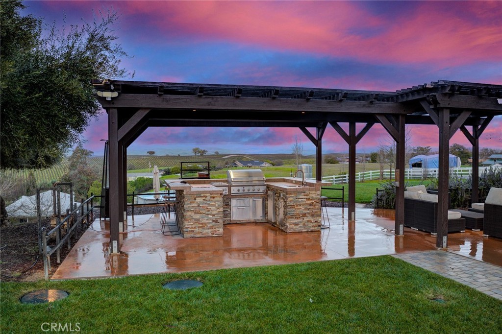 5095 White Tail Place, Paso Robles, CA 93446