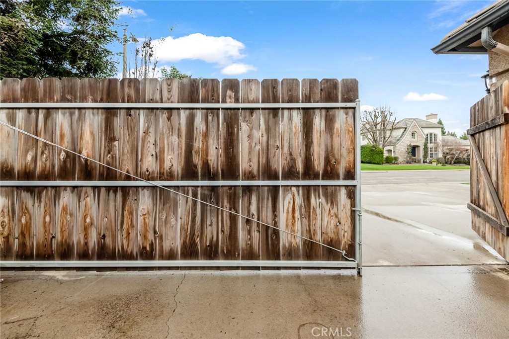 5417 W Buena Vista, Visalia, CA 93291