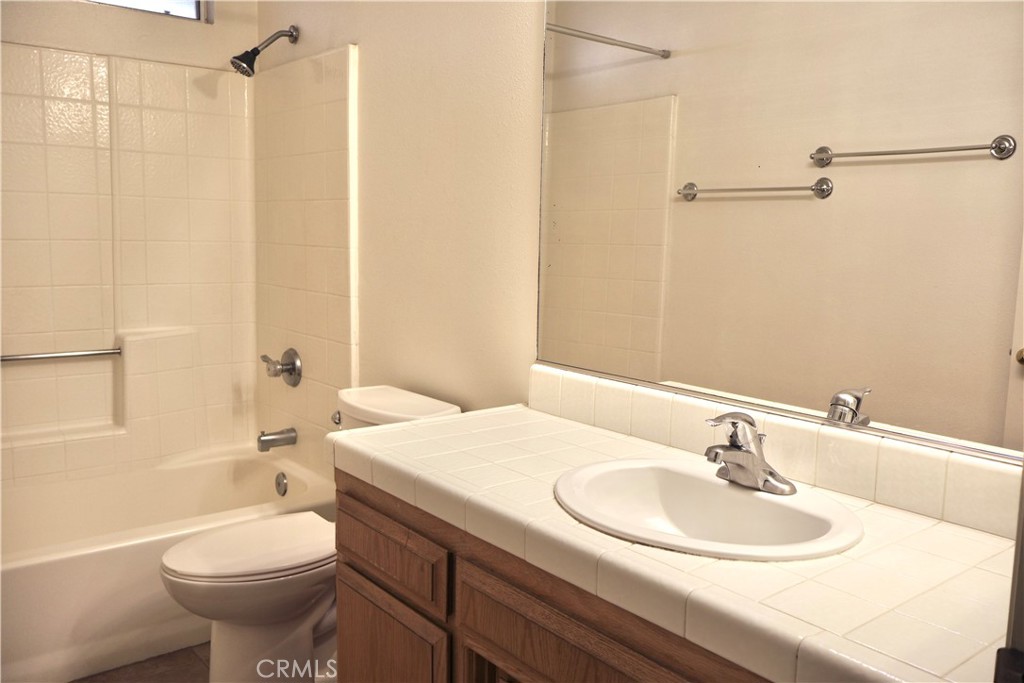 1720 Willowbank Ln, Paso Robles, CA 93446