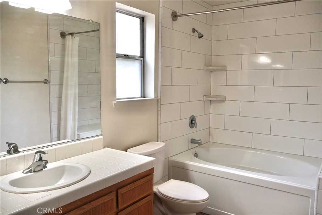 1720 Willowbank Ln, Paso Robles, CA 93446