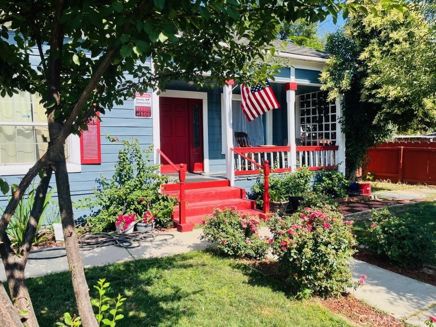 824 N Willis, Visalia, CA 93291