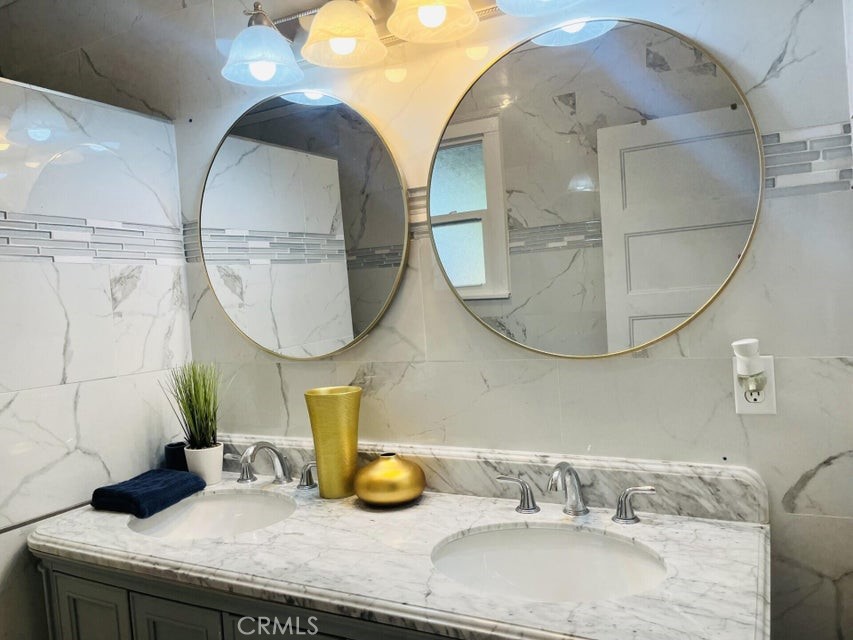 824 N Willis, Visalia, CA 93291