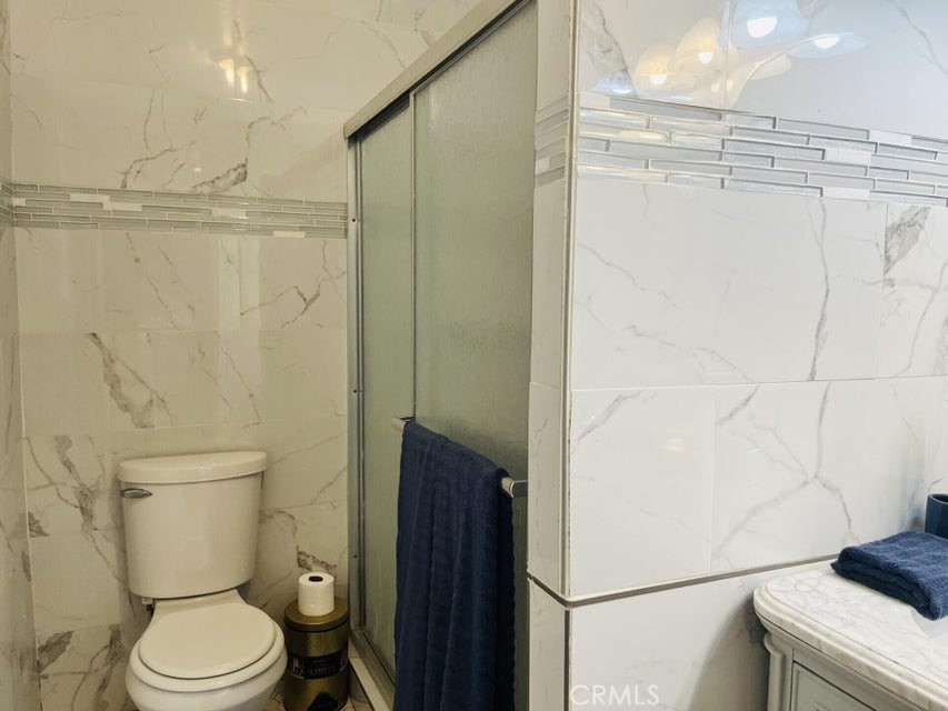 824 N Willis, Visalia, CA 93291