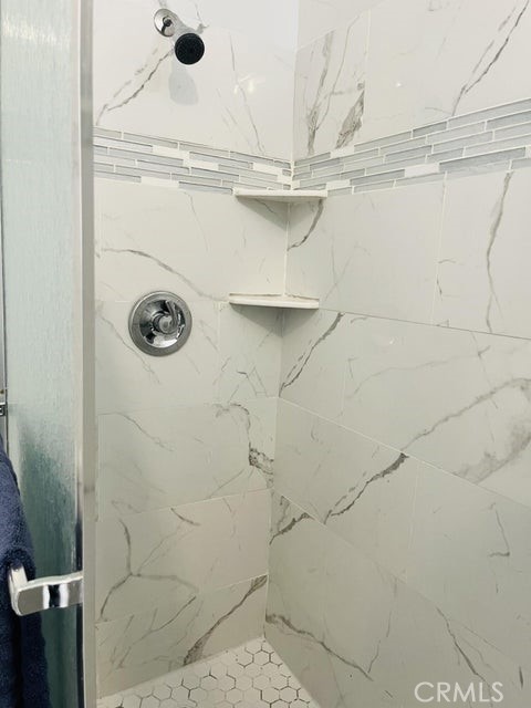 824 N Willis, Visalia, CA 93291