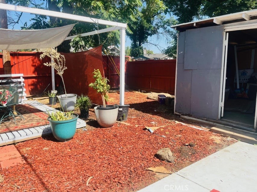 824 N Willis, Visalia, CA 93291