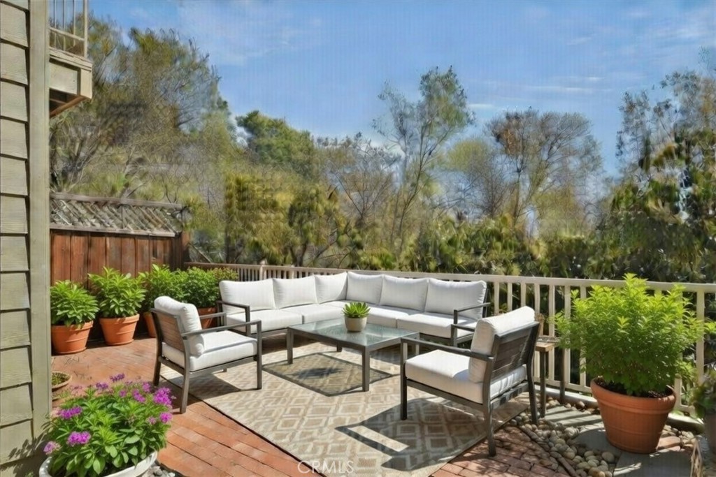 1295 Vista Del Lago, San Luis Obispo, CA 93405