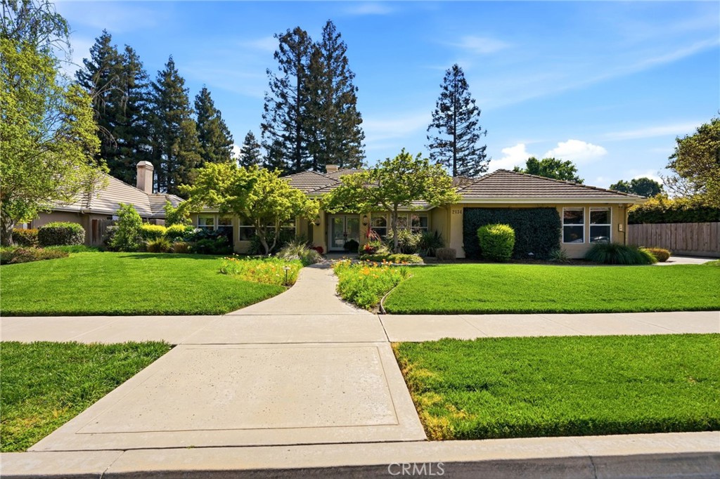 2134 Cottonwood Cir, Visalia, CA 93277