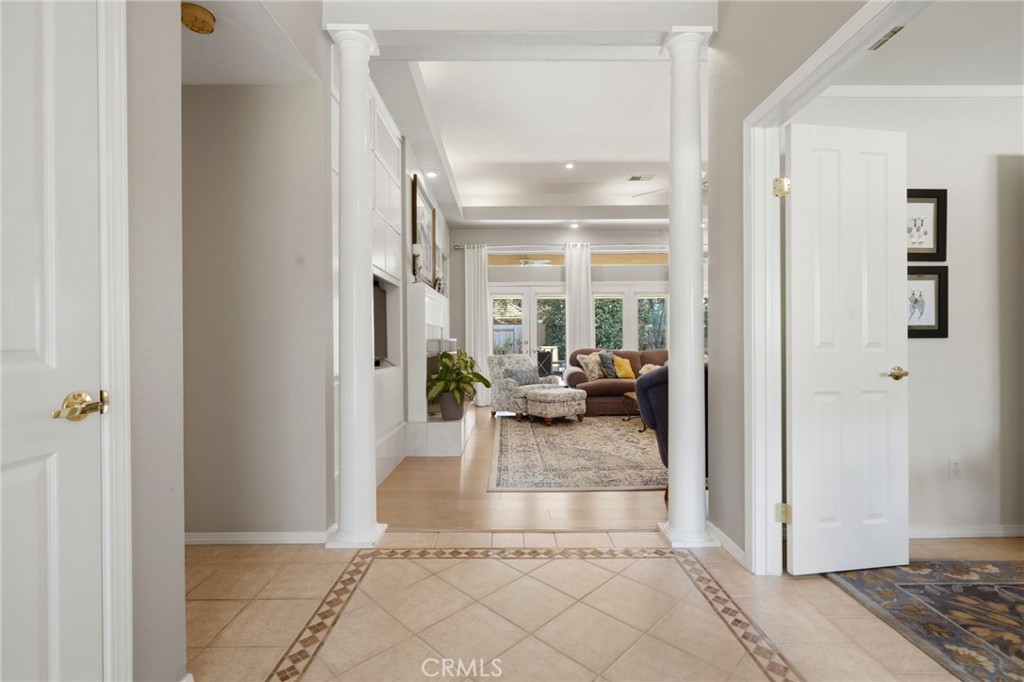 2134 Cottonwood Cir, Visalia, CA 93277