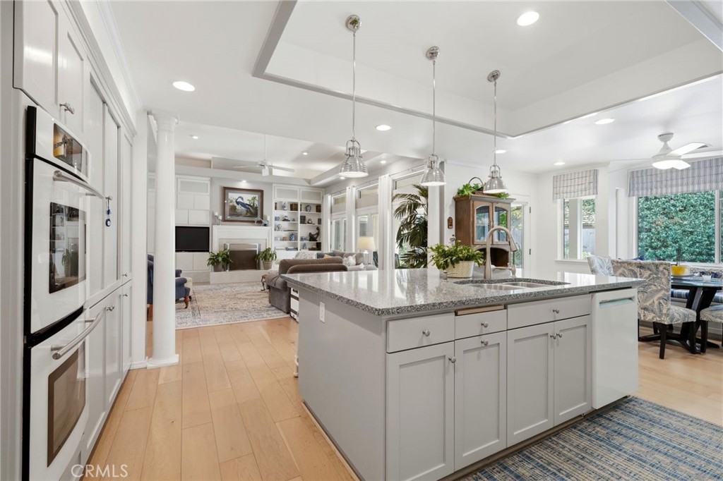 2134 Cottonwood Cir, Visalia, CA 93277