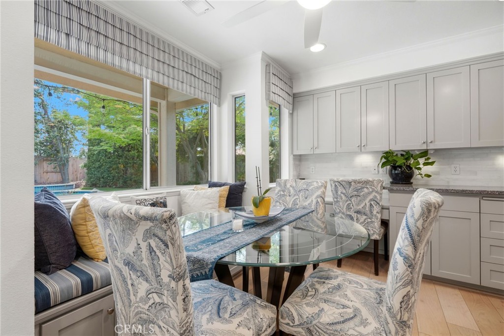 2134 Cottonwood Cir, Visalia, CA 93277