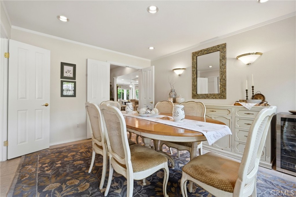 2134 Cottonwood Cir, Visalia, CA 93277