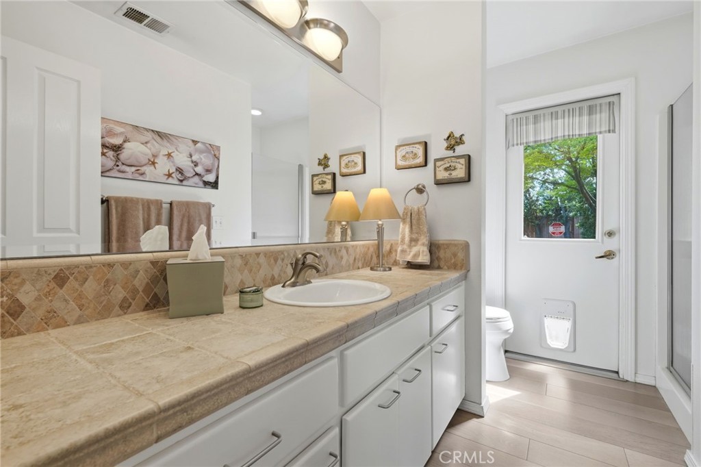 2134 Cottonwood Cir, Visalia, CA 93277