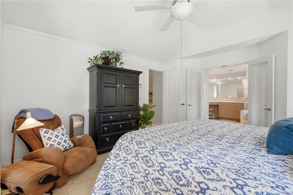 2134 Cottonwood Cir, Visalia, CA 93277