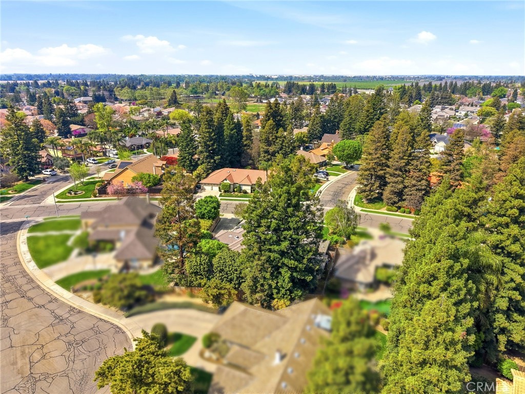 2134 Cottonwood Cir, Visalia, CA 93277