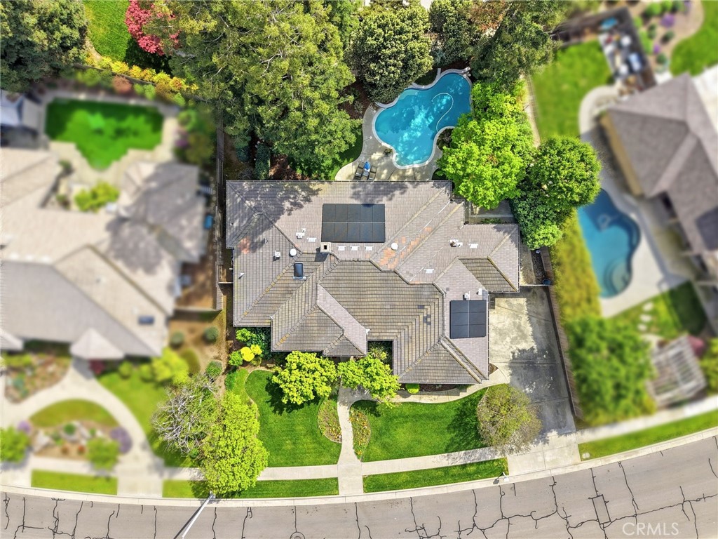 2134 Cottonwood Cir, Visalia, CA 93277