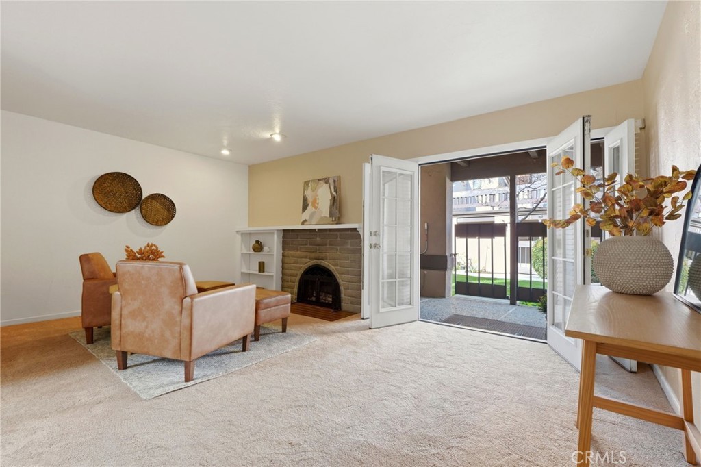 1142 N Gem St, Tulare, CA 93274