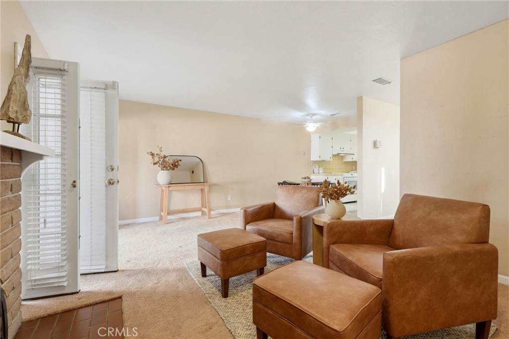 1142 N Gem St, Tulare, CA 93274