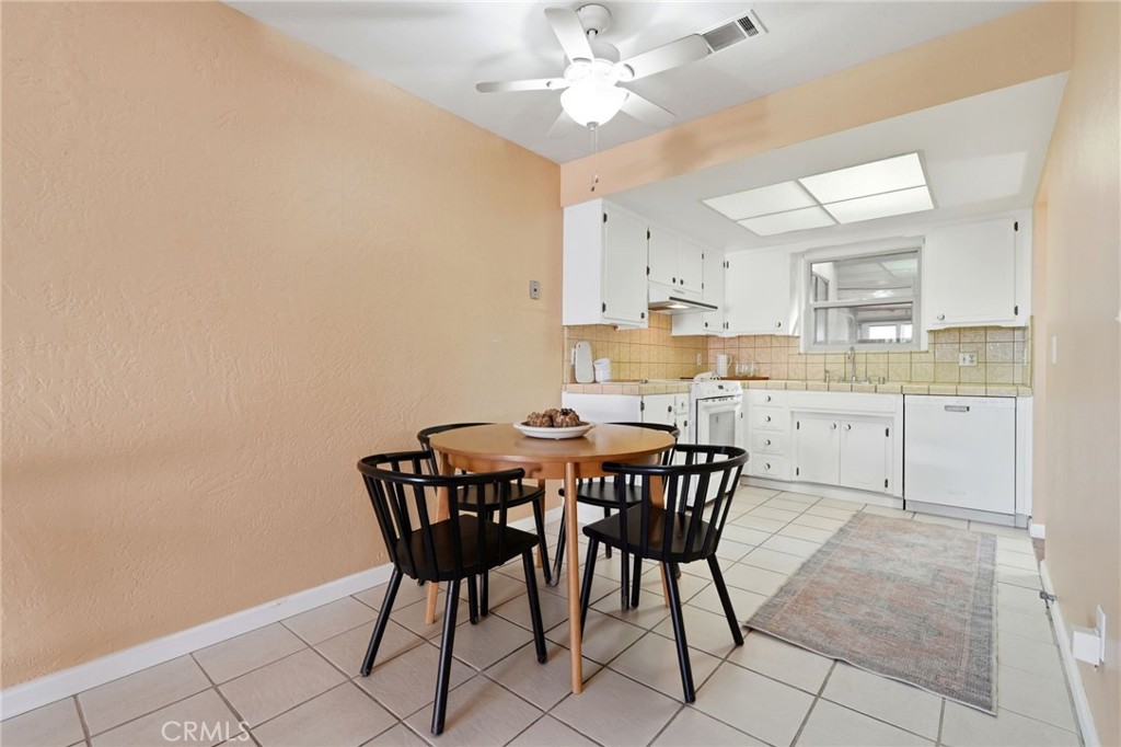 1142 N Gem St, Tulare, CA 93274