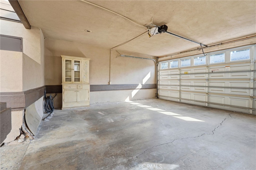 1142 N Gem St, Tulare, CA 93274