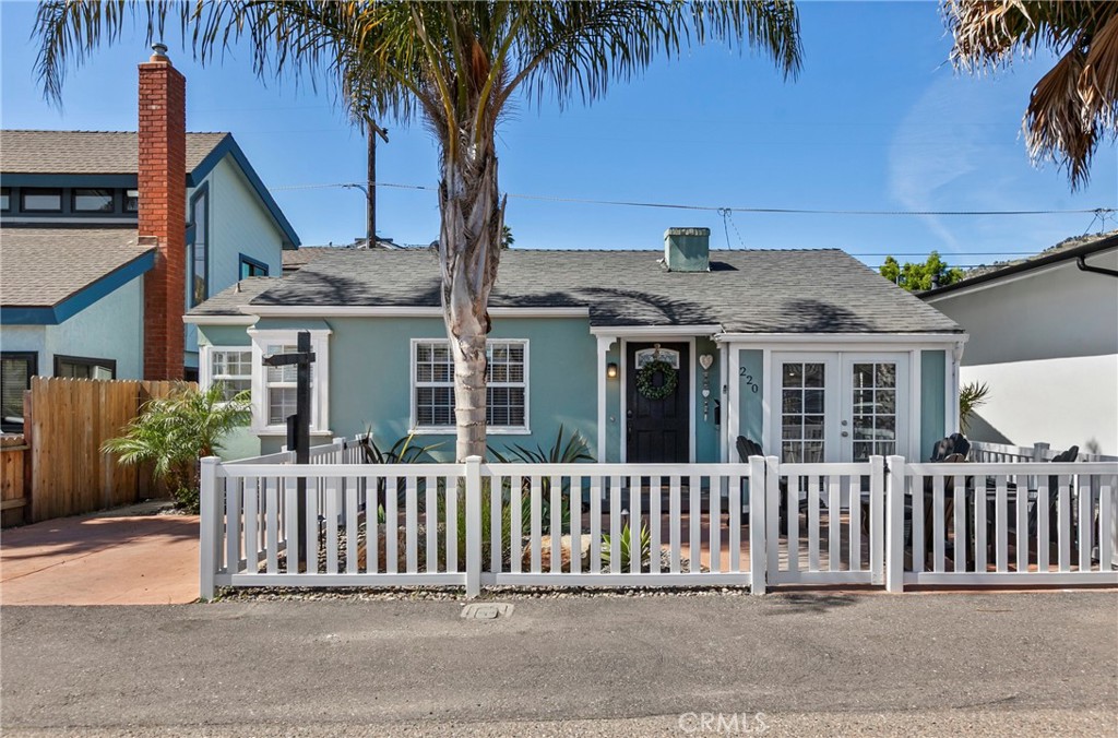 220 Capistrano Ave, Pismo Beach, CA 93449