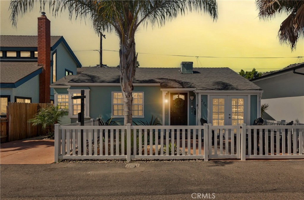 220 Capistrano Ave, Pismo Beach, CA 93449