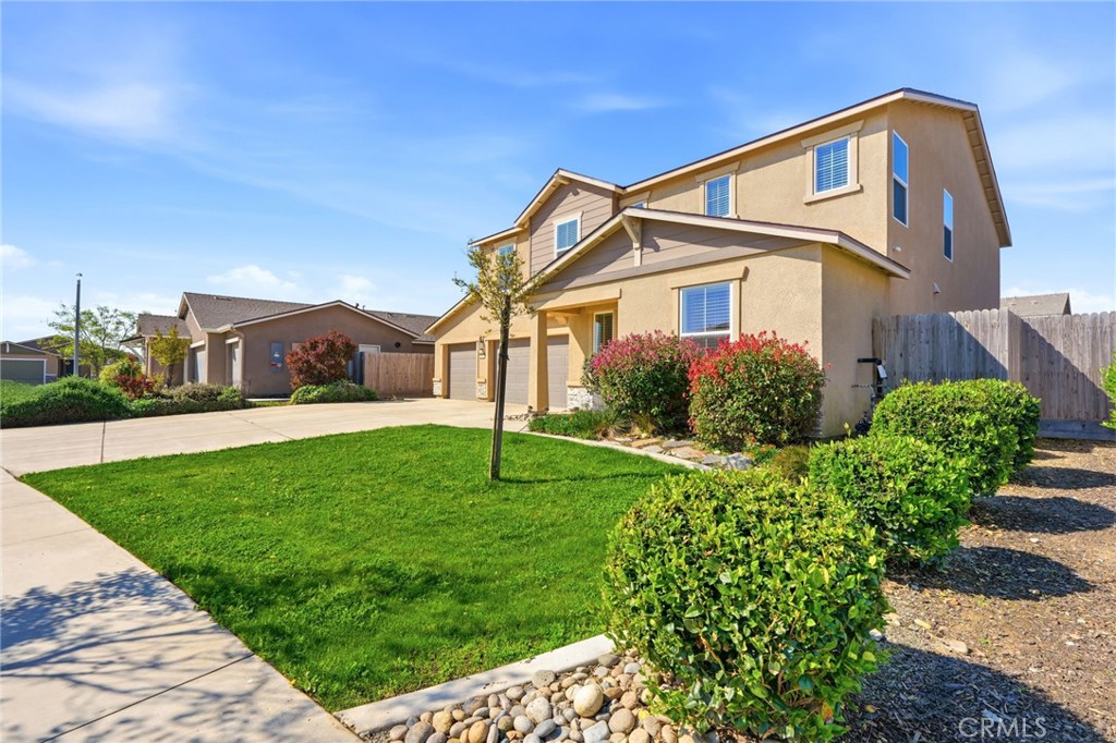 3317 N Clay, Visalia, CA 93291