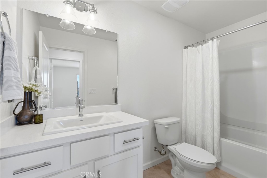 3317 N Clay, Visalia, CA 93291