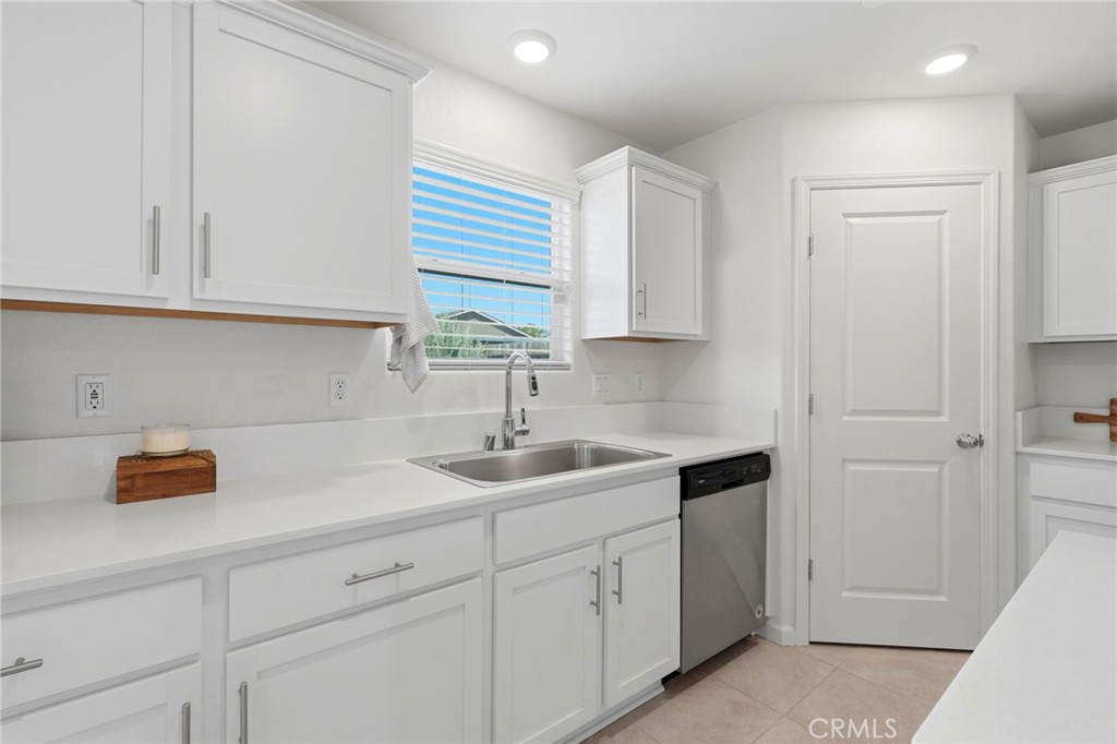 3317 N Clay, Visalia, CA 93291