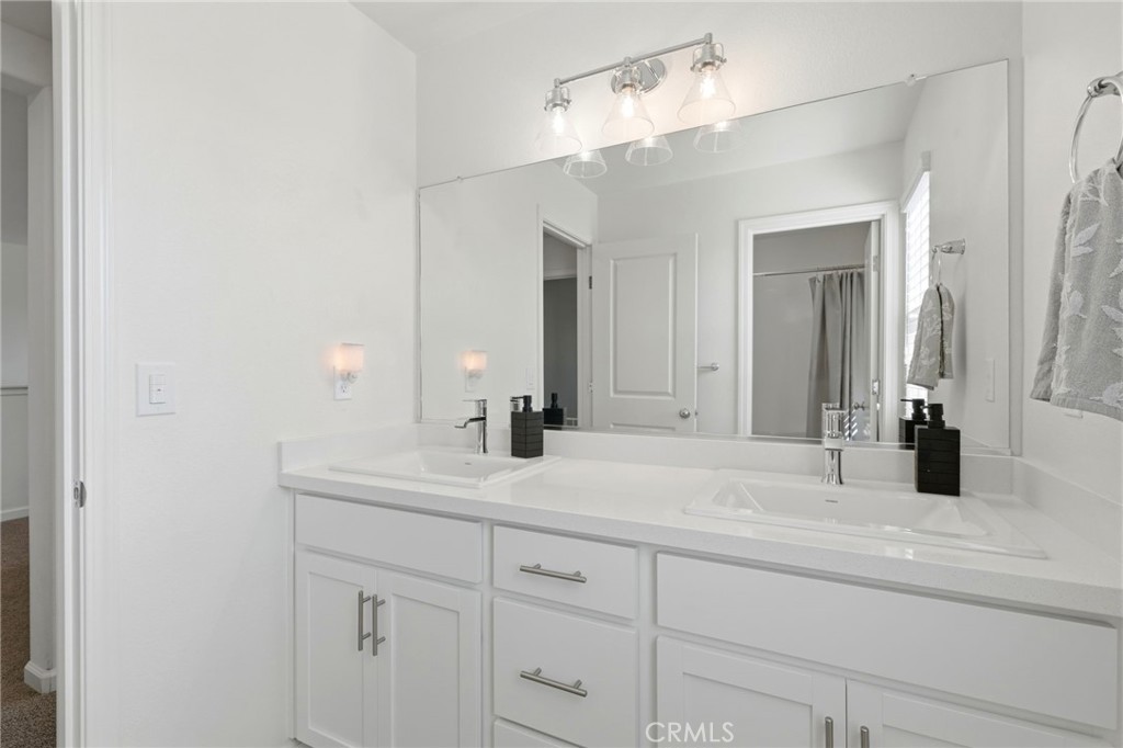 3317 N Clay, Visalia, CA 93291