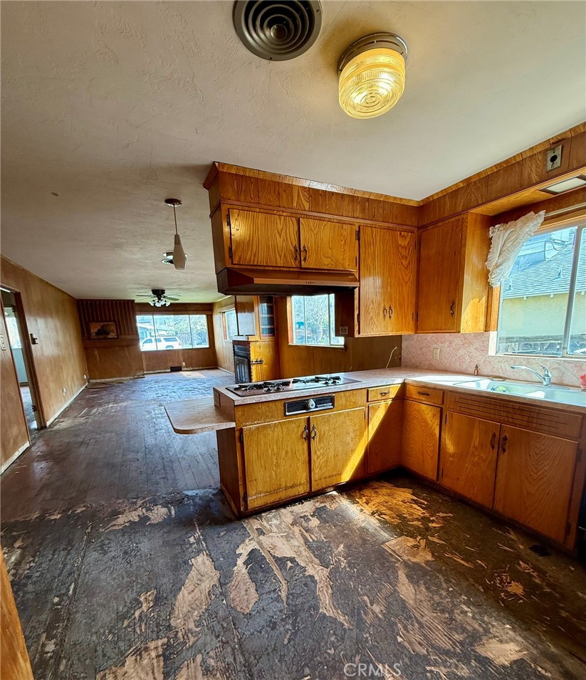 200 S D, Exeter, CA 93221