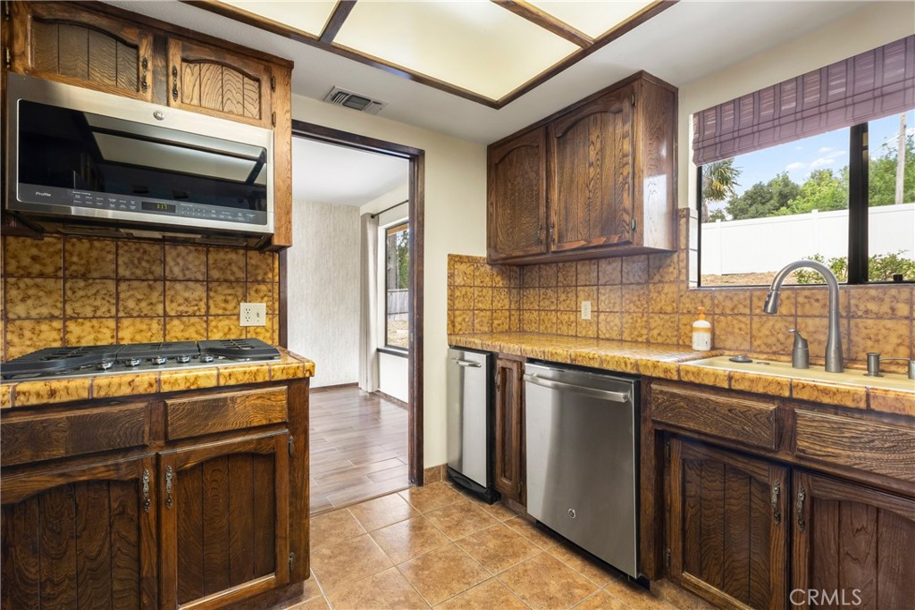 6055 Flores, Atascadero, CA 93422