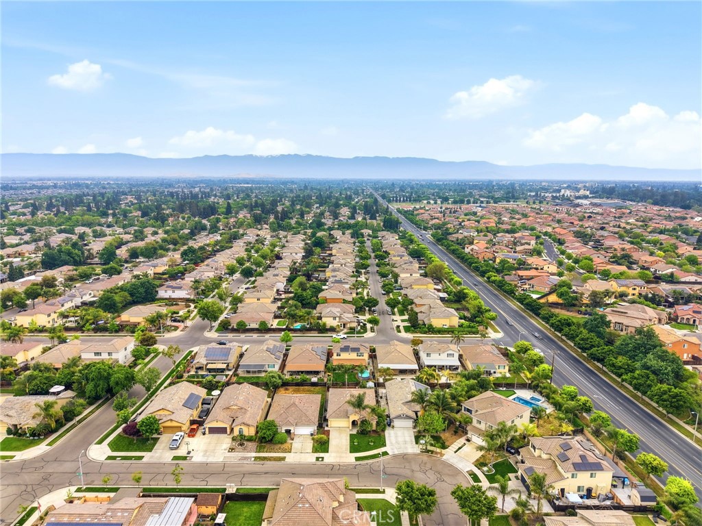 1428 N Leila St, Visalia, CA 93291