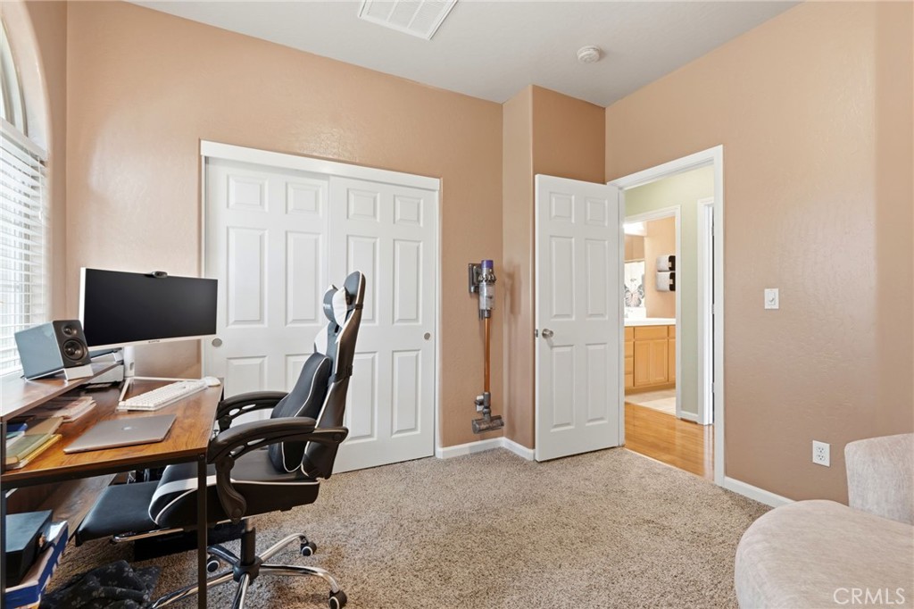 1428 N Leila St, Visalia, CA 93291