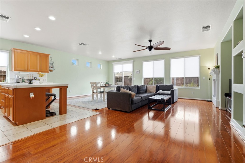 1428 N Leila St, Visalia, CA 93291