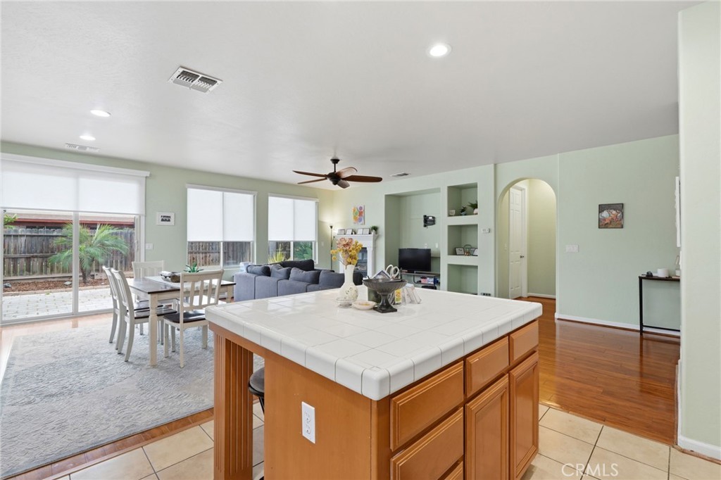 1428 N Leila St, Visalia, CA 93291