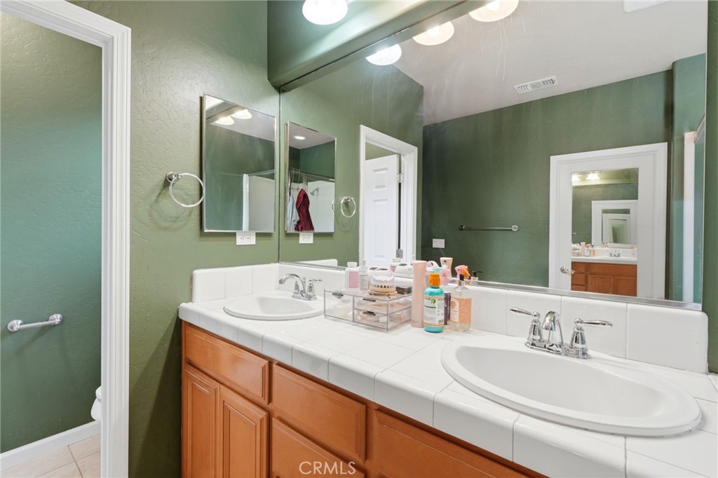 1428 N Leila St, Visalia, CA 93291