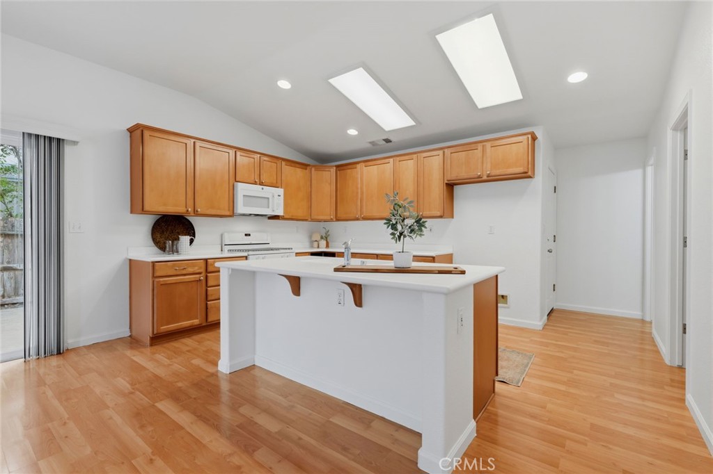 6111 W Pryor Ct, Visalia, CA 93277
