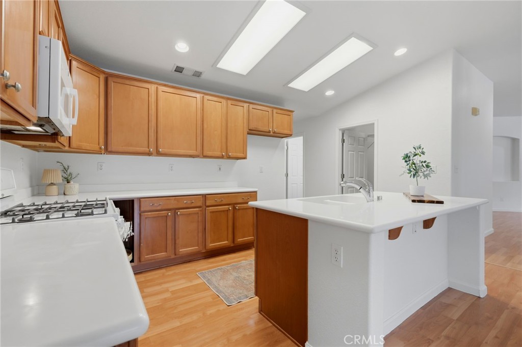 6111 W Pryor Ct, Visalia, CA 93277