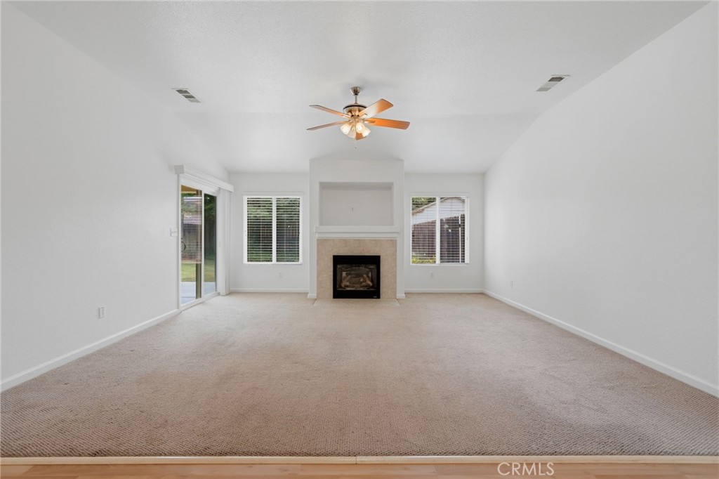 6111 W Pryor Ct, Visalia, CA 93277